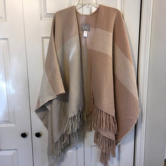 Soia & Kyo Sweaters - SOIA & KYO Wrap Sweater Shawl
